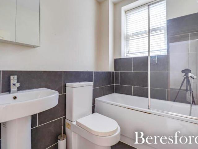 Apartment for sale in Navestock Side, Essex