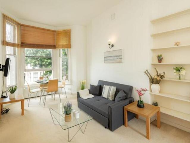 Apartment for sale in Maida Vale, Greater London