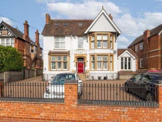 Apartment for sale in Milverton, Warwick