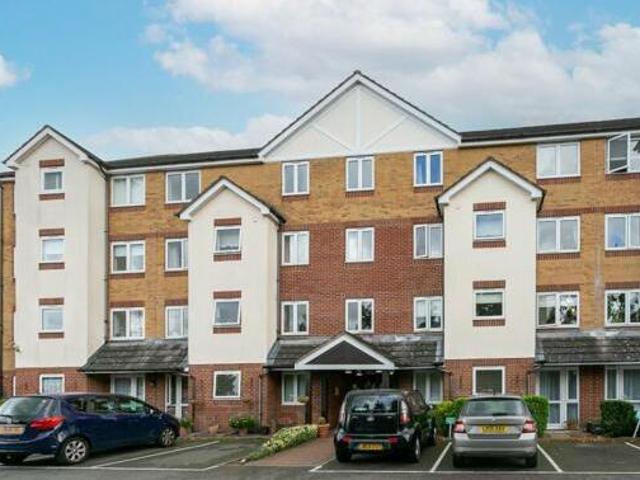 House for sale in Watford Heath, Watford