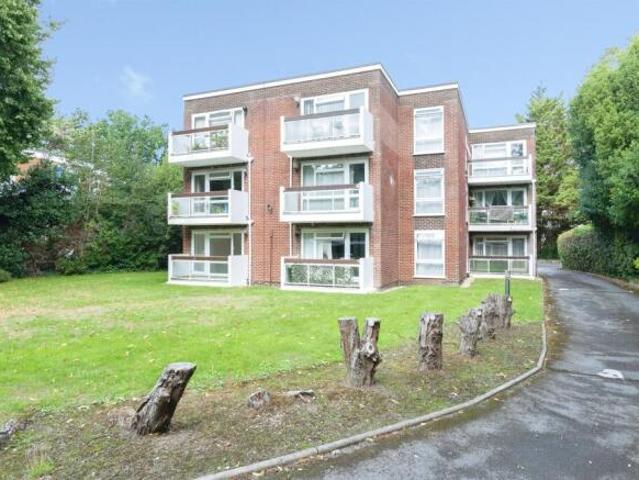 Apartment for sale in Charminster, Bournemouth