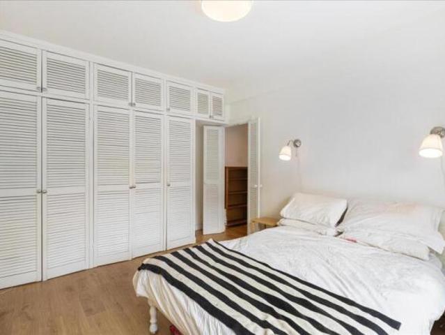 Apartment for sale in West Kensington, Greater London