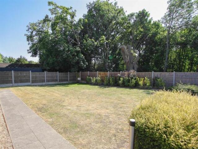 Apartment for sale in Navestock Side