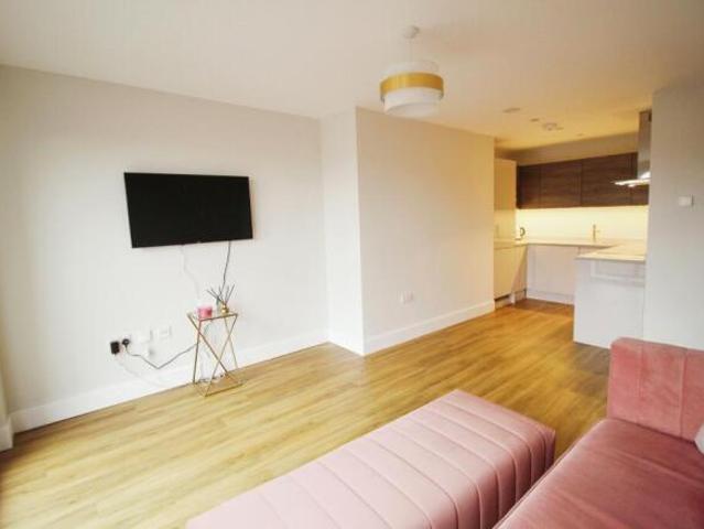 Apartment for sale in Navestock Side
