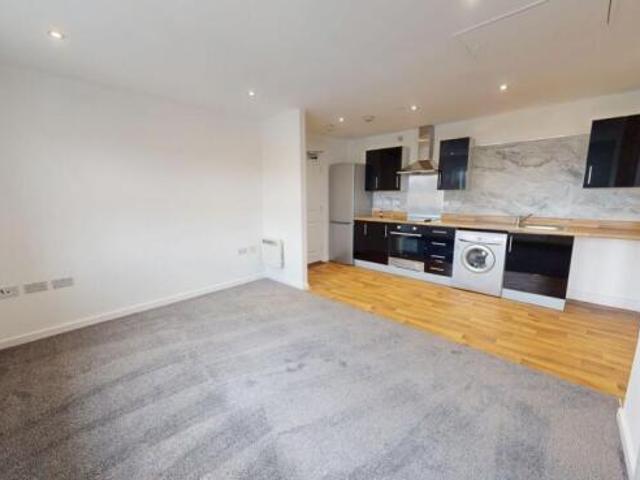 Apartment for sale in Lakeside, Doncaster