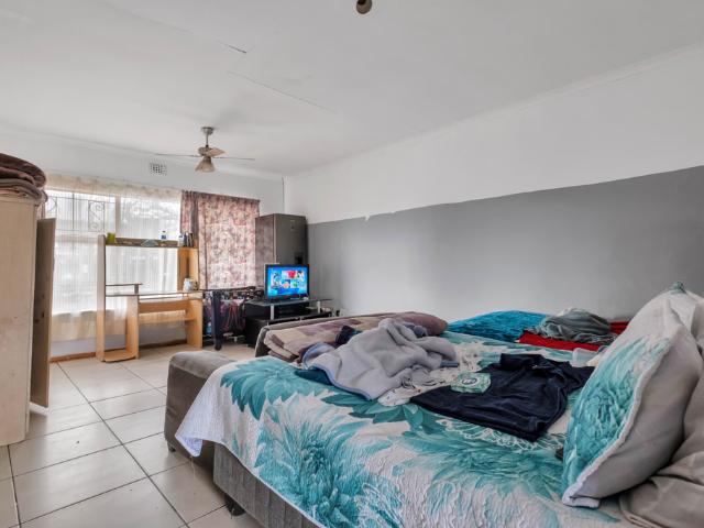 Apartment for sale in Vosloorus, Gauteng