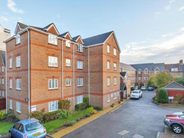 House for sale in Mount Hermon, Woking