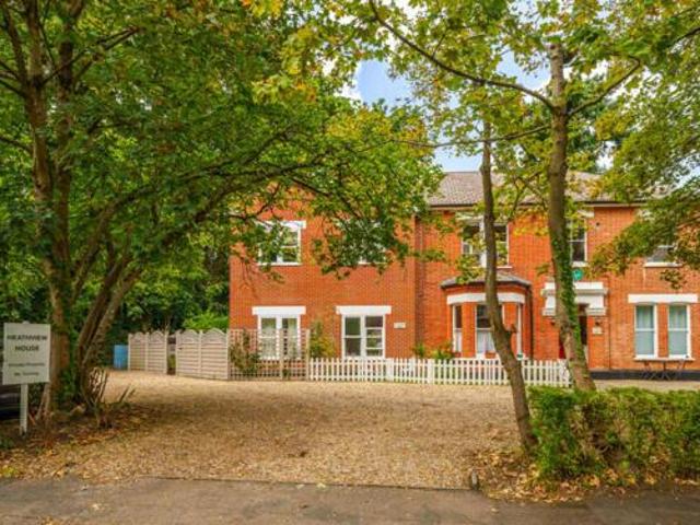 House for sale in Horsell, Woking