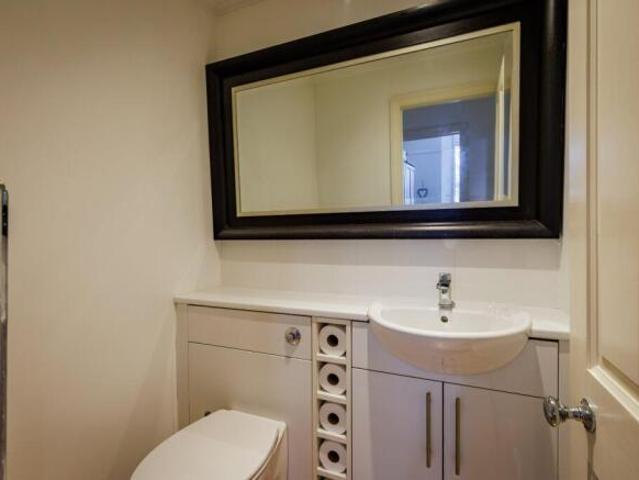 Apartment for sale in Bellfields, Guildford