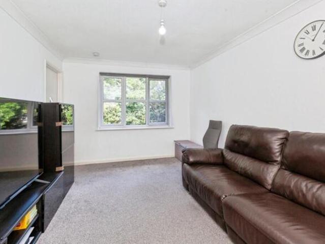 Apartment for sale in Slough