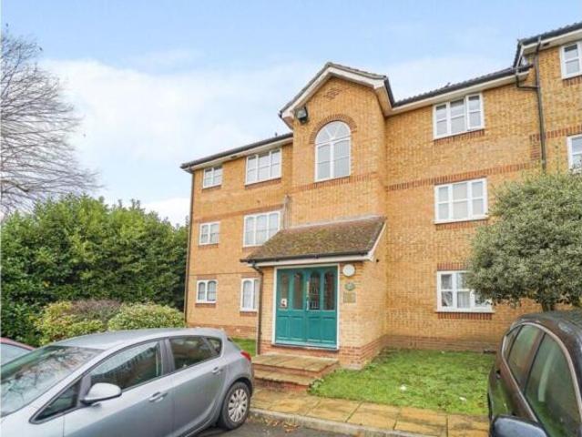 Apartment for sale in Slough
