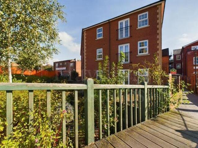 House for sale in Bromsgrove, Worcestershire