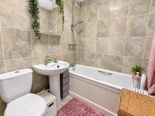 Apartment for sale in London Colney, St Albans