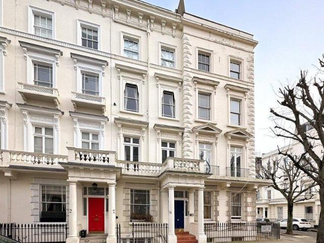Apartment for sale in Cat Hill, England