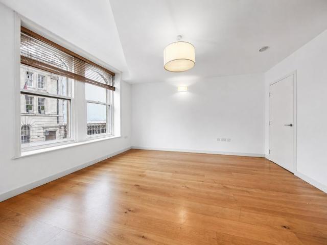 Apartment for rent in Soho, Greater London