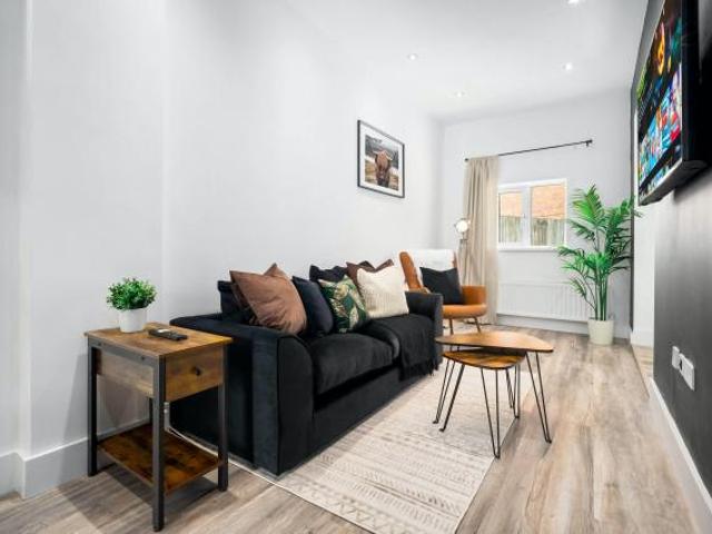 Apartment for rent in High Haden, Blackheath