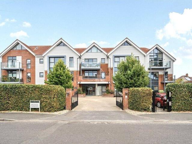 Apartment for sale in East Hampshire, Hampshire