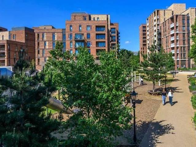 Apartment for sale in Hornsey, Greater London