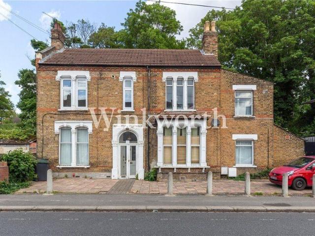 Apartment for rent in Cat Hill, England