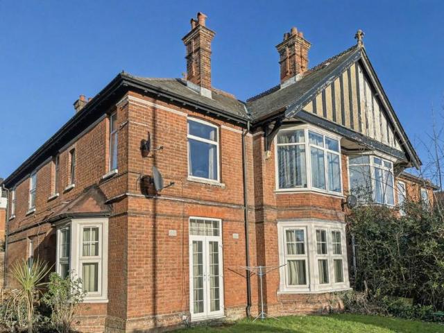 Apartment for sale in High Wycombe Community Board, High Wycombe