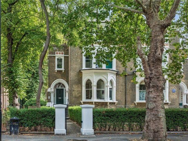 Apartment for sale in London Borough of Islington, Greater London