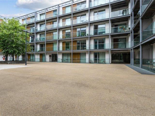 Apartment for sale in London Borough of Islington, Greater London
