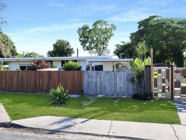 Apartment for rent in Holloways Beach, Cairns Regional
