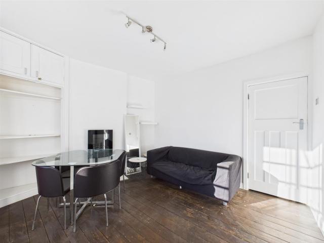 House for rent in Spitalfields, Cat Hill