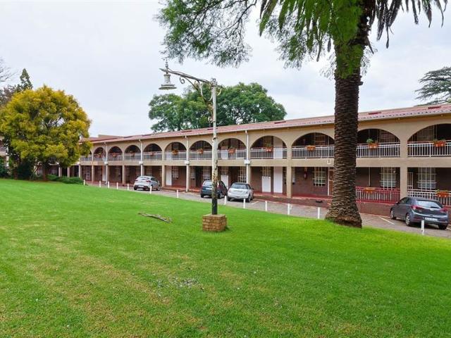 Apartment for sale in Johannesburg, North & Sandton