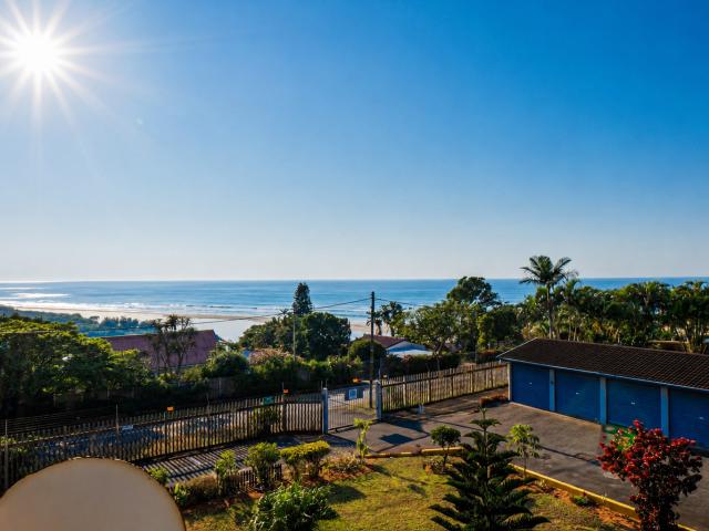 Apartment for sale in Amanzimtoti, Kwazulu-natal