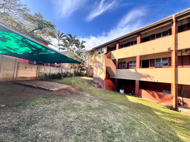 Apartment for sale in Amanzimtoti, Kwazulu-natal