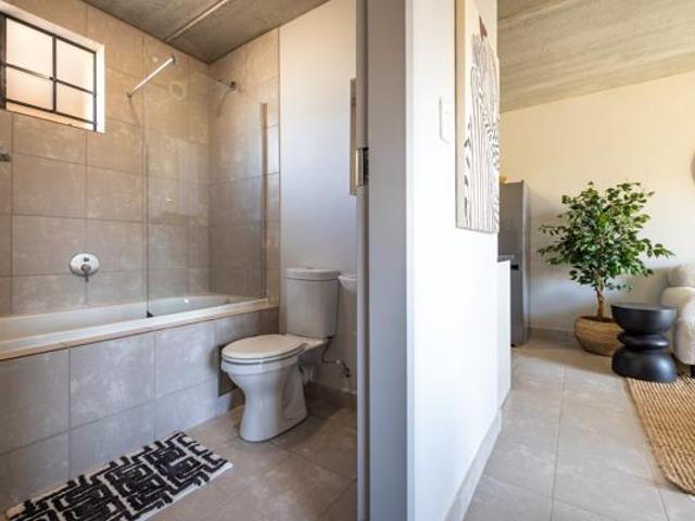 Apartment for rent in Waterkloof, Gauteng