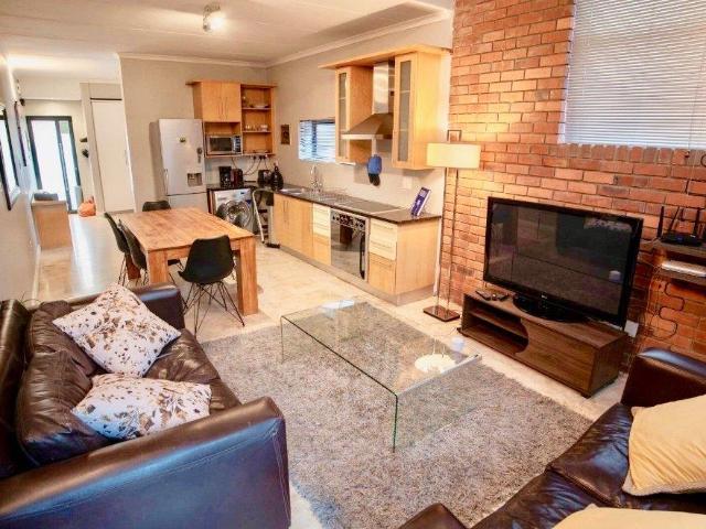 Apartment for sale in Sandton, City of Johannesburg Metropolitan Municipality