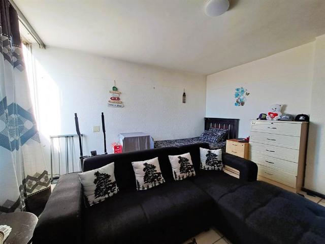 Flat for sale in Cape Town, Northern Suburbs