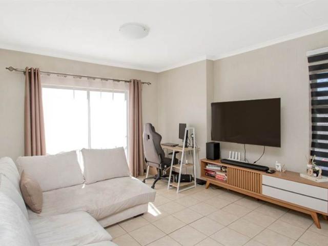 Apartment for sale in Johannesburg, North & Sandton