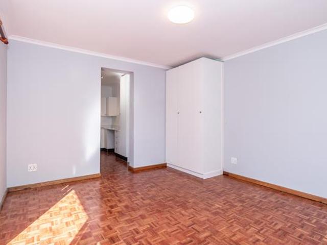 Apartment for rent in Claremont, Cape Town