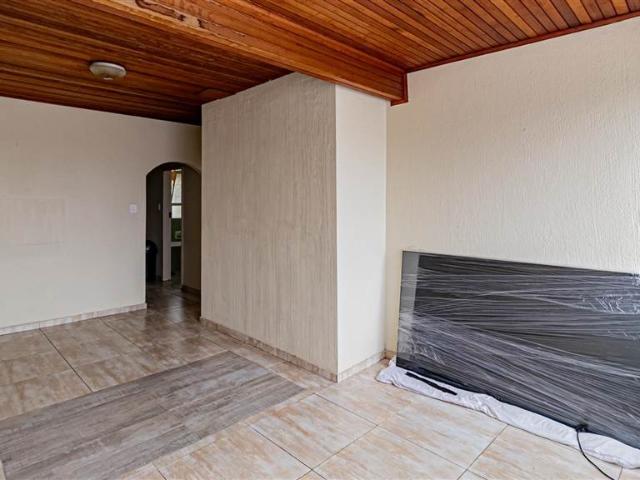 Apartment for sale in Johannesburg, North & Sandton