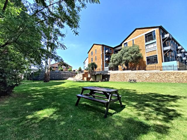 Apartment for sale in Johannesburg, City of Johannesburg Metropolitan Municipality