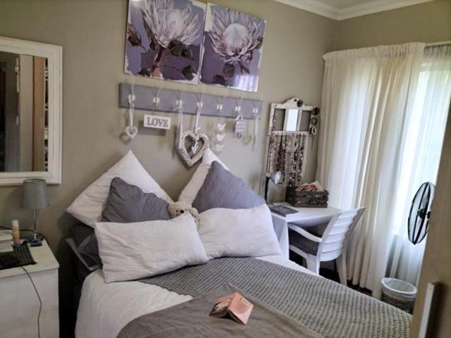 Apartment for sale in Hartbeespoort Dam Nature Reserve, North West