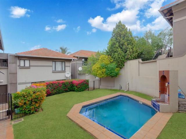 Apartment for sale in Johannesburg, North & Sandton