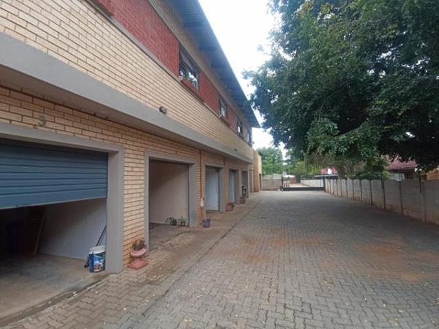 Apartment for sale in Dr Kenneth Kaunda, North West