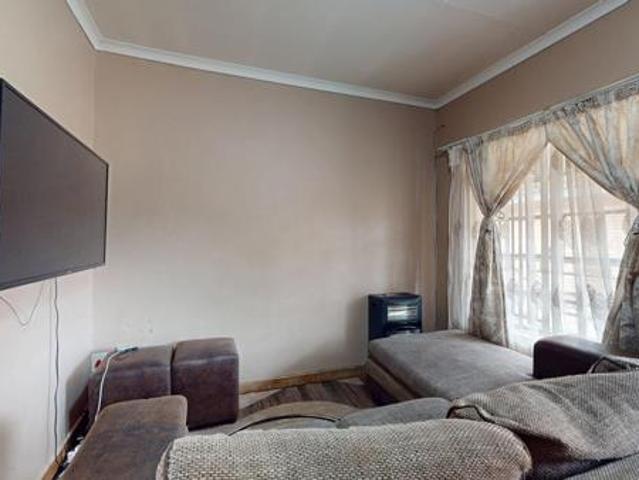 Apartment for sale in Dr Kenneth Kaunda, North West