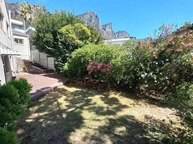 Room for rent in Camps Bay, Cape Town