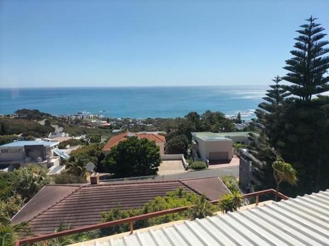 Apartment for rent in Camps Bay, Cape Town