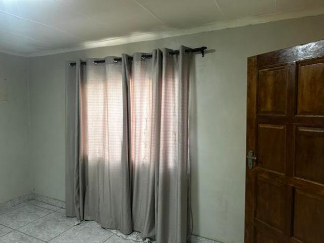 Apartment for rent in Seaview, Kwazulu-natal