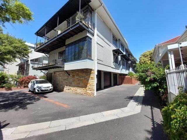 Room for rent in Claremont, Cape Town