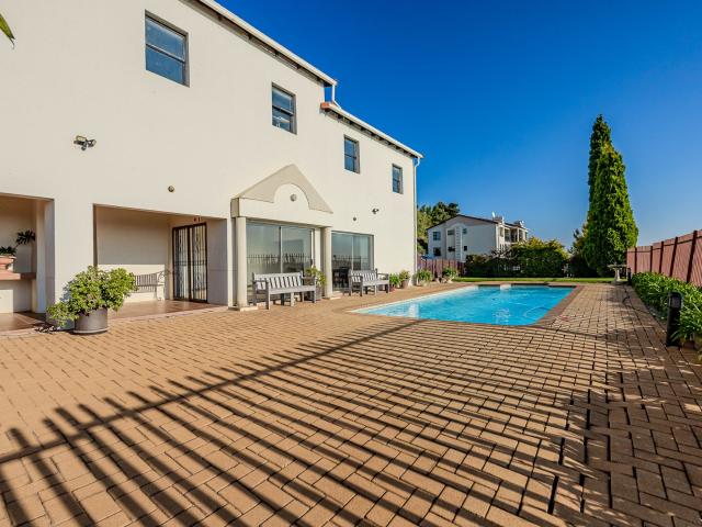 Apartment for sale in Nooitgedacht, Gauteng