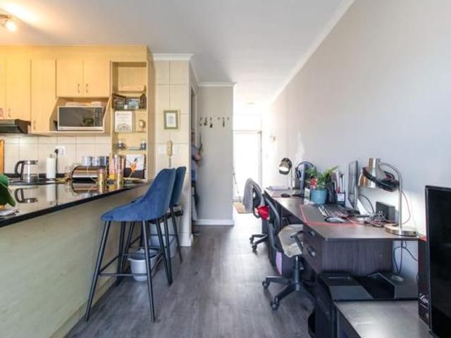 Apartment for sale in Cape Town, Western Cape