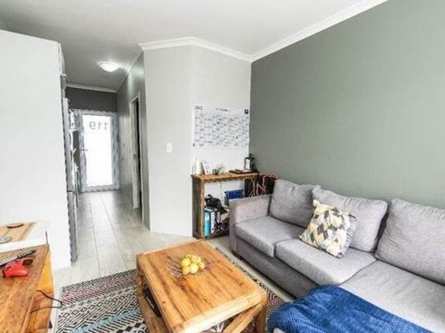 Apartment for sale in Nelson Mandela Bay Ward 18, Nelson Mandela Bay Metropolitan Municipality