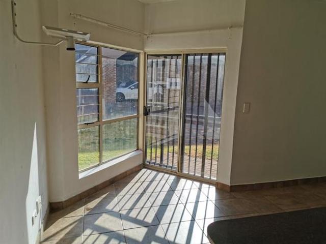 Apartment for sale in Dr Kenneth Kaunda, North West